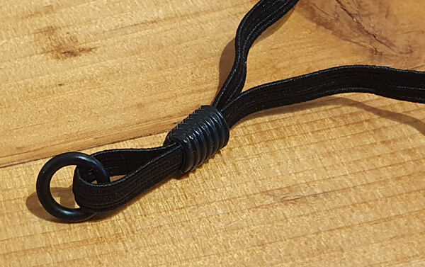 Unsere Masken lassen sich sehr einfach verstellen! Größenversteller Mundschutz Lagano