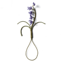 Boutonniere einer geh�kelten violetten Englischen...