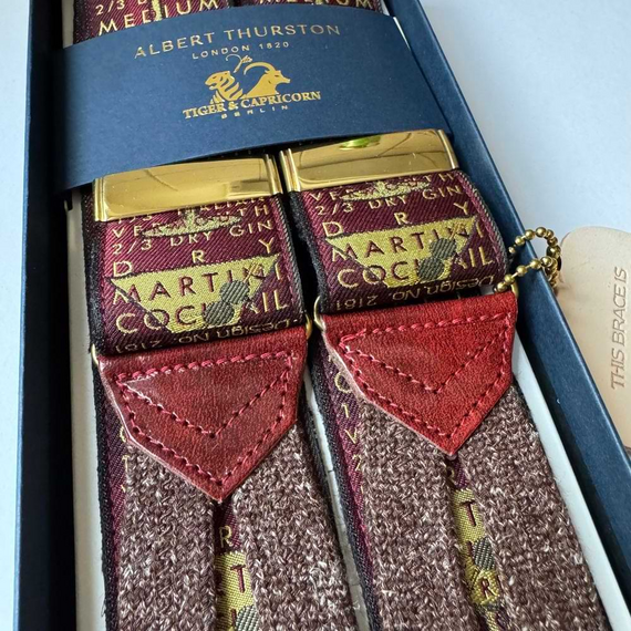 Detail der Lederenden und Webstruktur des Albert Thurston Booze Hosentr�gers.