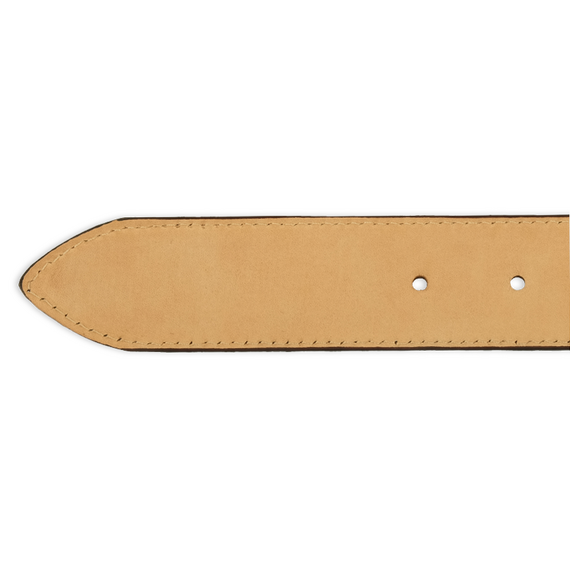 Detailbild der Rckseite der Spitze eines Ledergrtels in brauner Schlangenleder-Optik