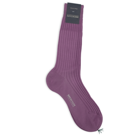 Socken in dunklem Violett mit Rippen von Calzificio M Bresciani