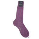 Socken in dunklem Violett mit Rippen von Calzificio M...