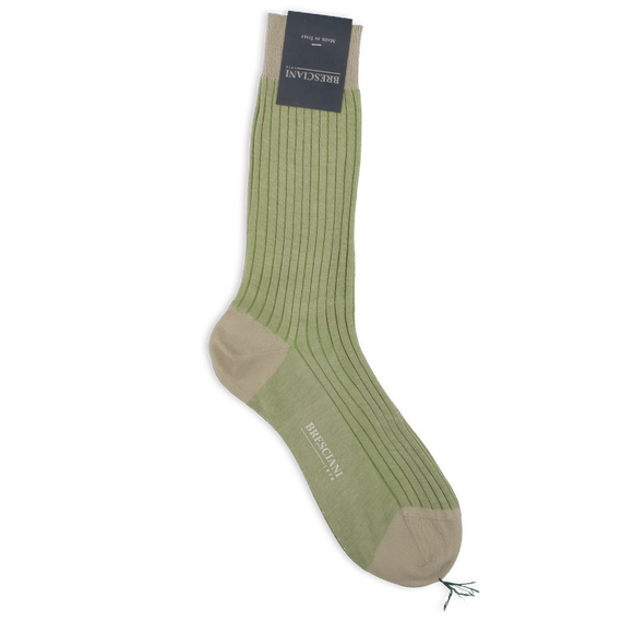 Socken in Beige-Grn mit sattgrnen Schattenstreifen von Calzificio M Bresciani