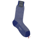 Socken in irisierendem Blau von Calzificio M Bresciani