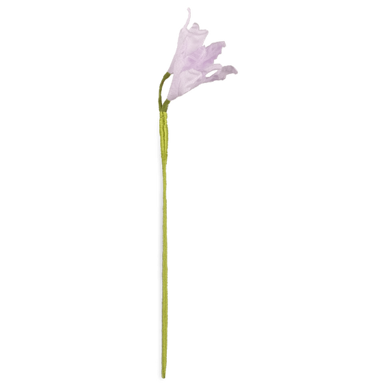 Boutonniere bzw. Knopflochblulme eines rosa Almrausch-Drillings in der Seitenansicht.