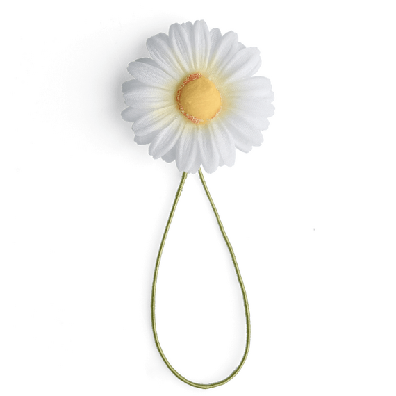 Boutonniere bzw. Knopflochblume einer rundblttrigen Glockenblume in der Direktansicht.