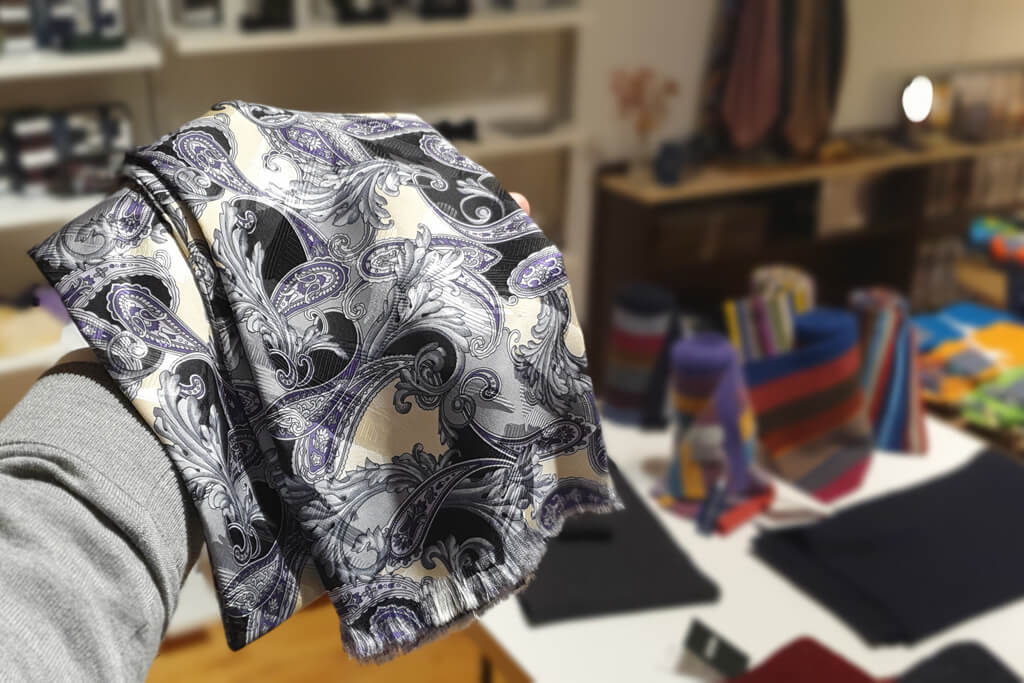 Seidenschals machen den Herrn zum Gentleman. Seidenschal