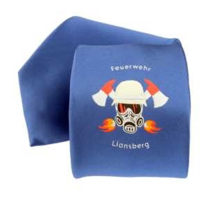 Feuerwehr-Krawatte mit Logo. Das Logo zeigt einen deutschen Feuerwehr-Helm, zwei Äxte, Atemschutzmaske und Flammen