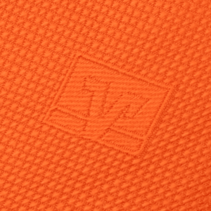 Blind eingewobenes Logo der Volksbank Berlin